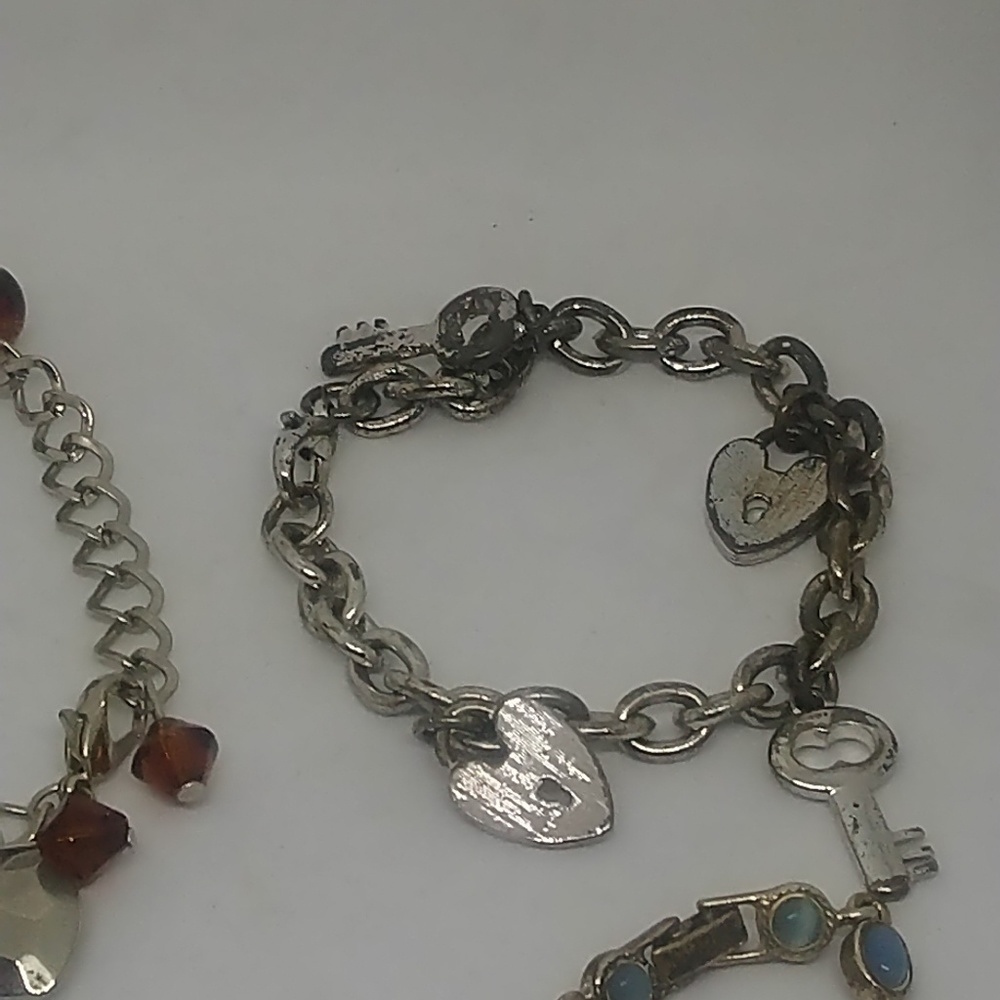 Five bracelets - Picture 4 of 6